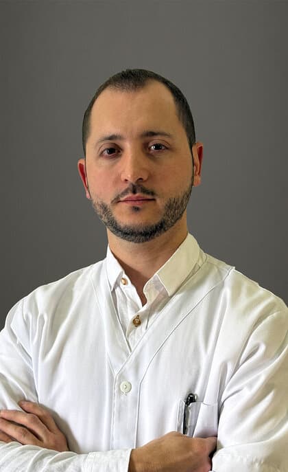 Dr. Esteban Jaramillo Jiménez - Neurólogo y Neurooncólogo especialista en tumores cerebrales, epilepsia y cirugía funcional en Medellín Colombia